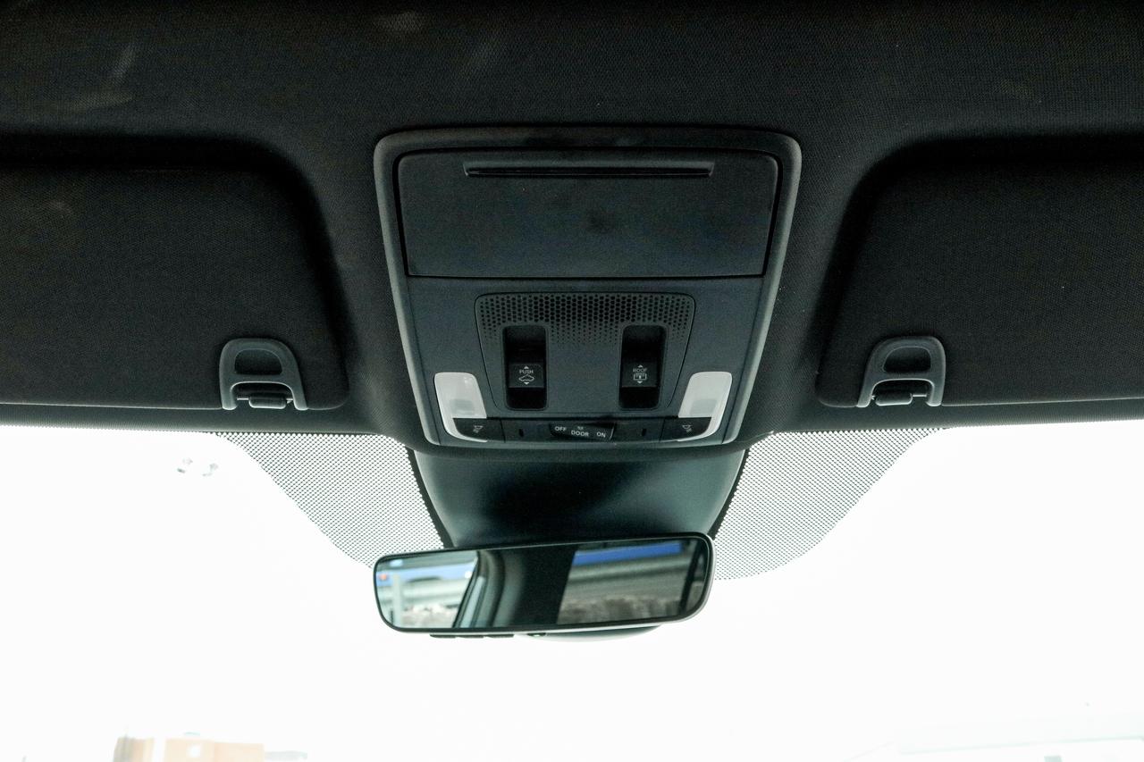 2025 Honda Pilot Black Edition AWD | BOSE AUDIO | REMOTE START | Photo
