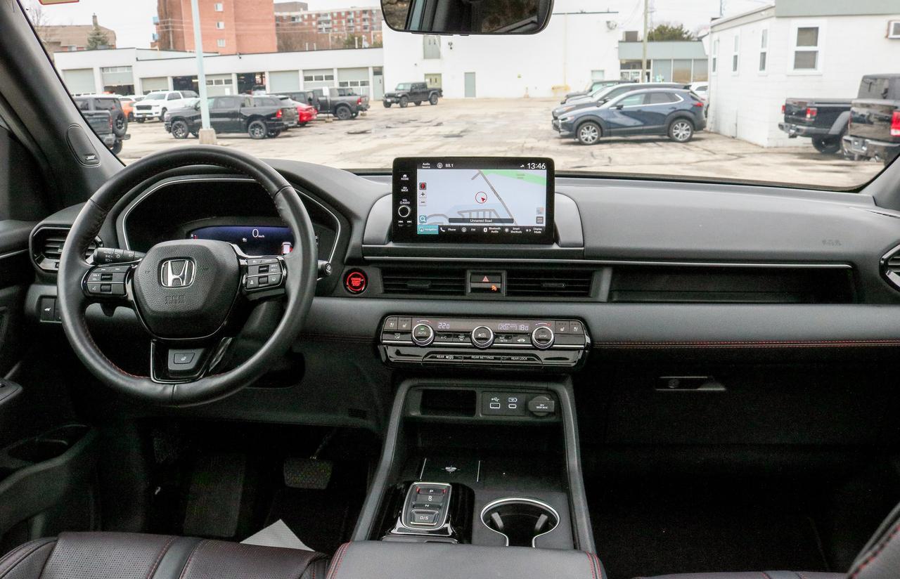 2025 Honda Pilot Black Edition AWD | BOSE AUDIO | REMOTE START | Photo