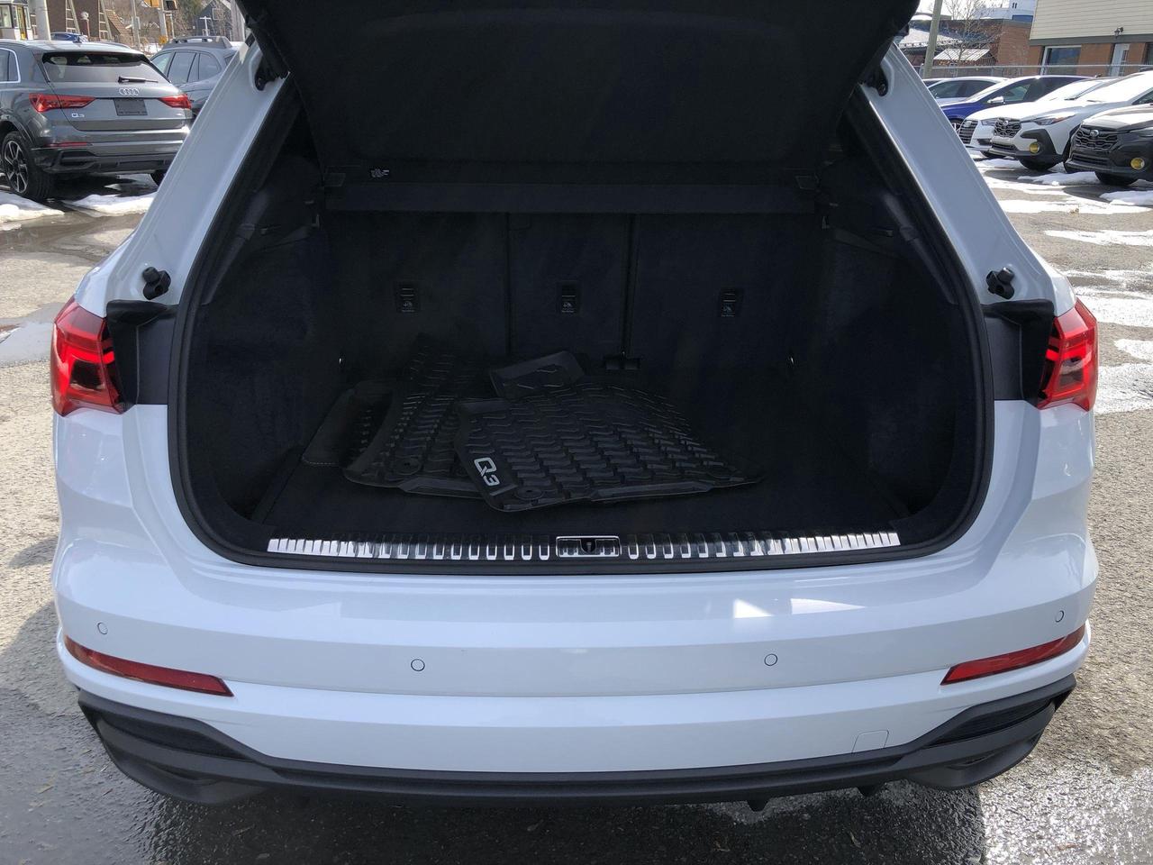 2024 Audi Q3 45 Progressiv LEATHER, PANO.ROOF, QUATTRO, BLIS, B Photo