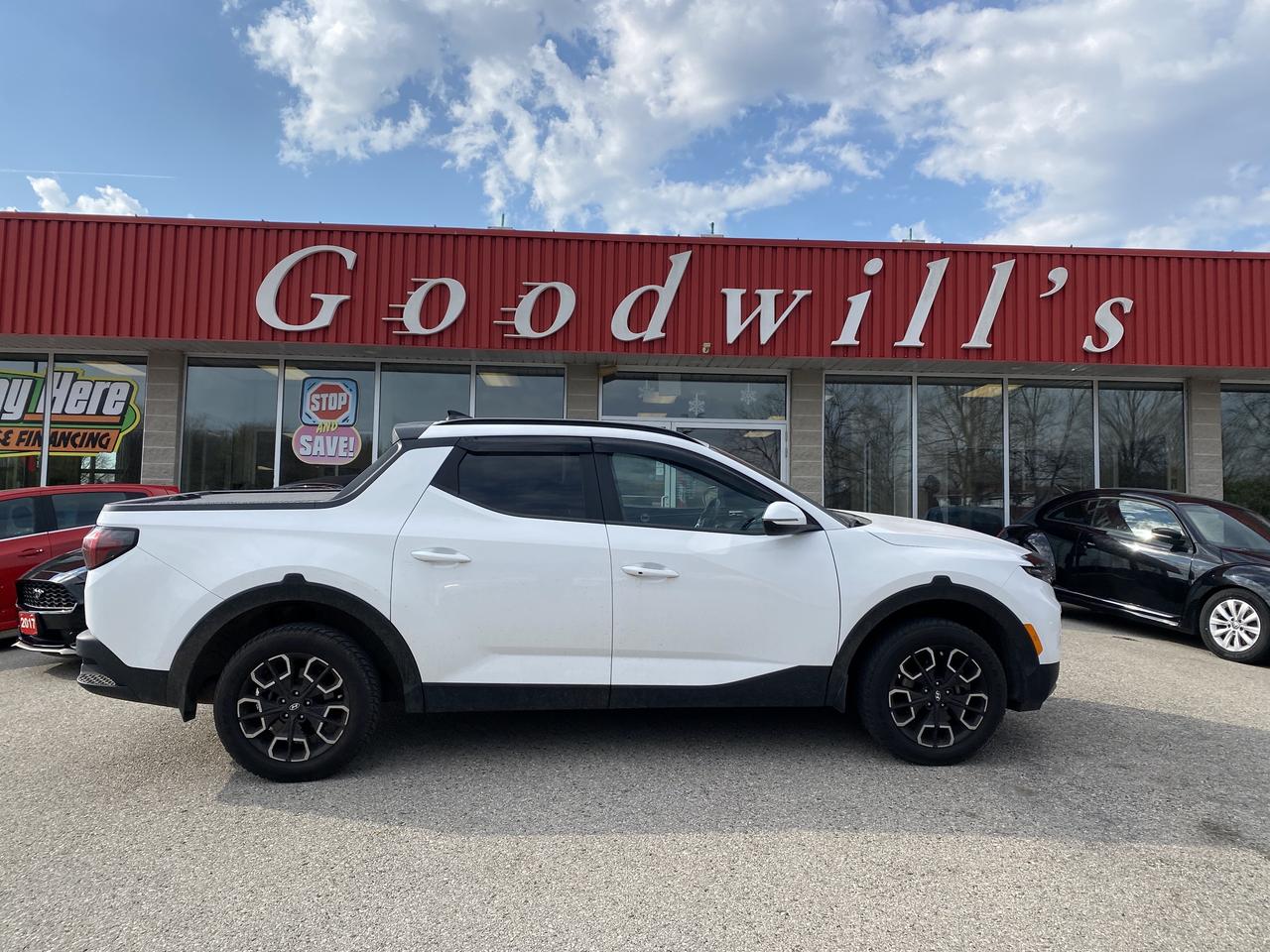 Used 2022 Hyundai Santa Cruz PREFERRED / TREND PKG, CLEAN CARFAX, REMOTE START! for sale in London, ON