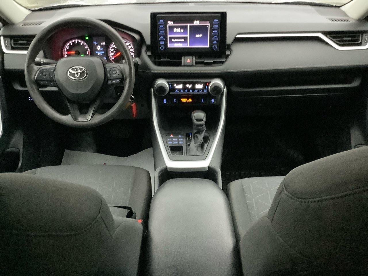 2022 Toyota RAV4 LE Photo