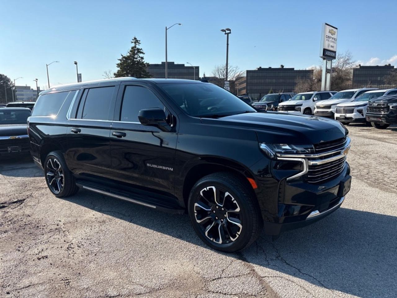 2024 Chevrolet Suburban LT  LEATHER|22-INCH WHEELS Photo