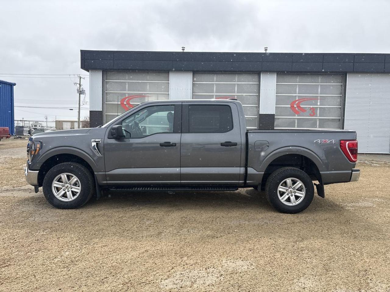2023 Ford F-150 XLT Photo3
