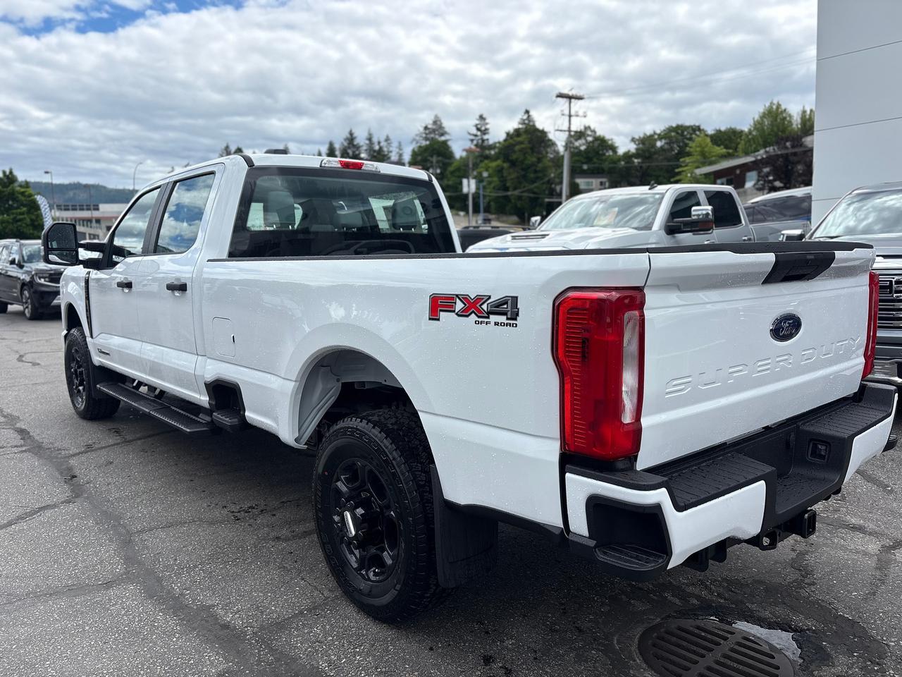 2026 Ford F-350 Super Duty SRW XL Photo2