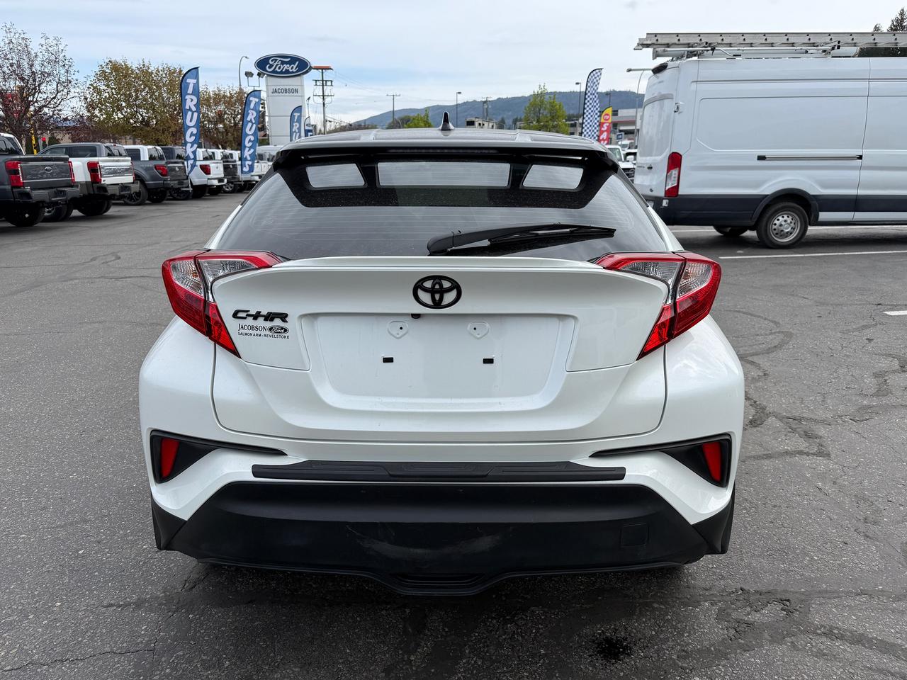 2021 Toyota C-HR XLE Premium Photo3