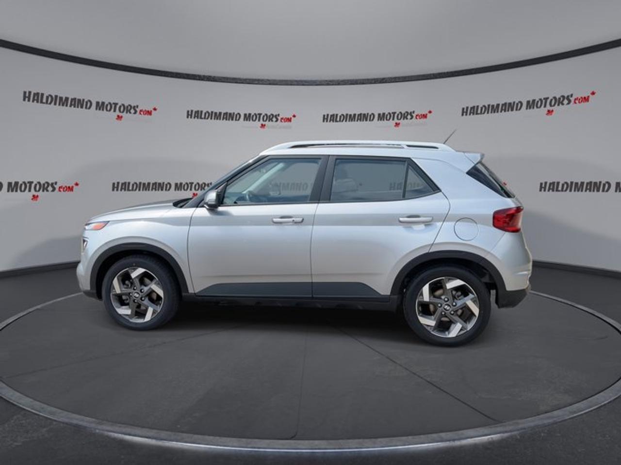 2024 Hyundai Venue Ultimate w/Black Interior | Heated Steering Photo