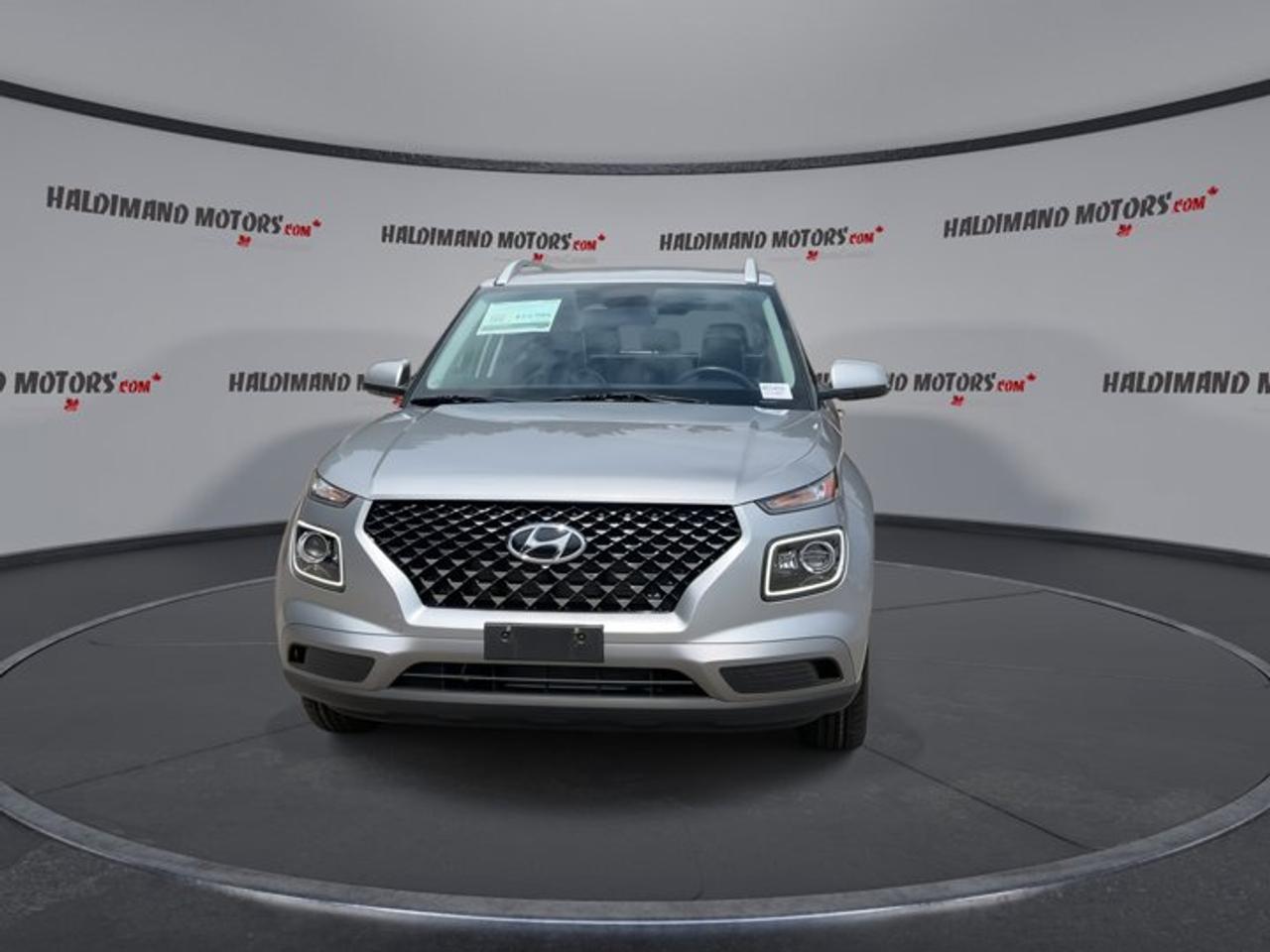 2024 Hyundai Venue Ultimate w/Black Interior | Heated Steering Photo2