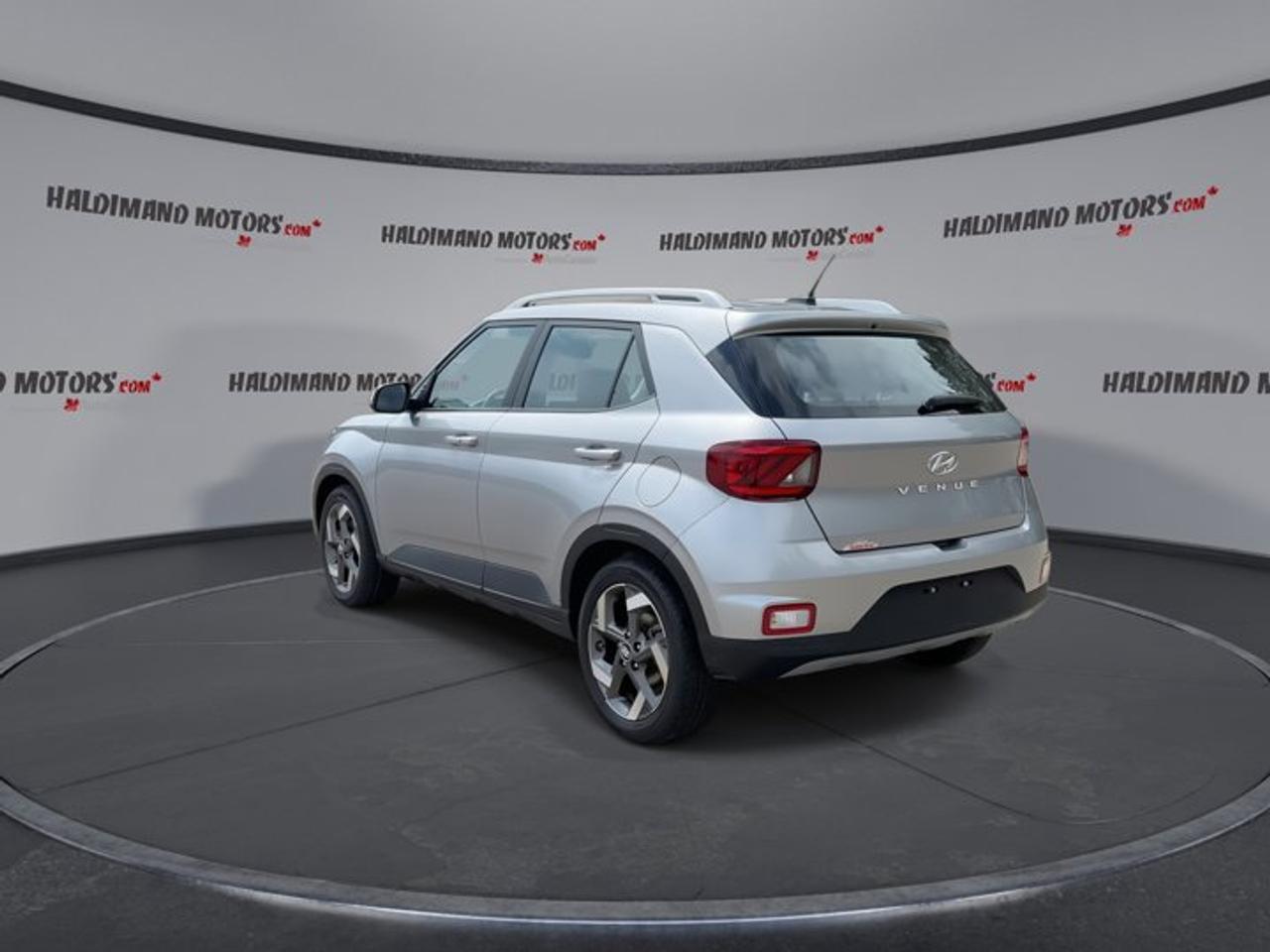 2024 Hyundai Venue Ultimate w/Black Interior | Heated Steering Photo