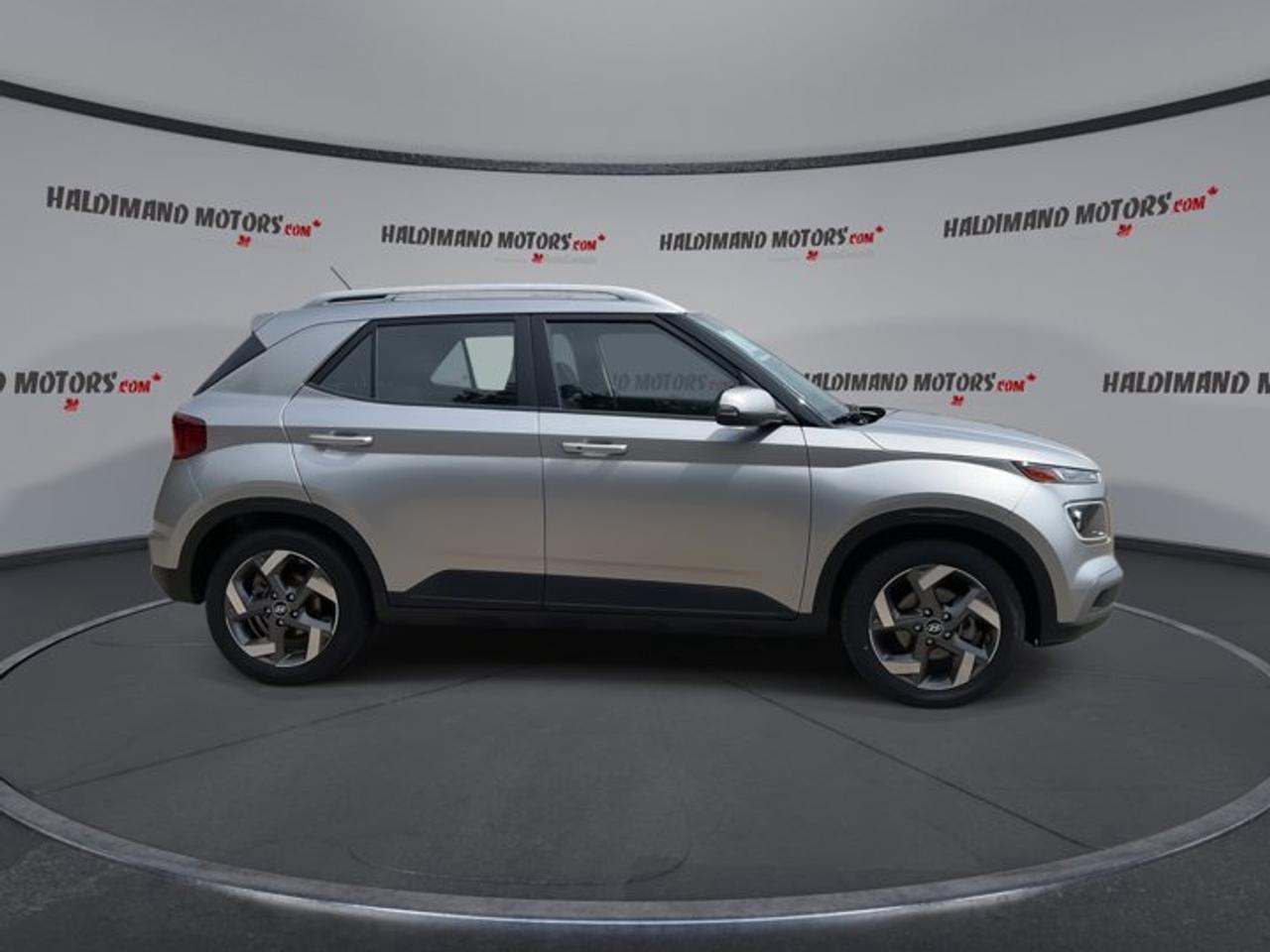 2024 Hyundai Venue Ultimate w/Black Interior | Heated Steering Photo