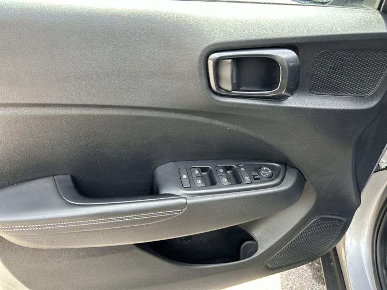 2024 Hyundai Venue Ultimate w/Black Interior | Heated Steering Photo