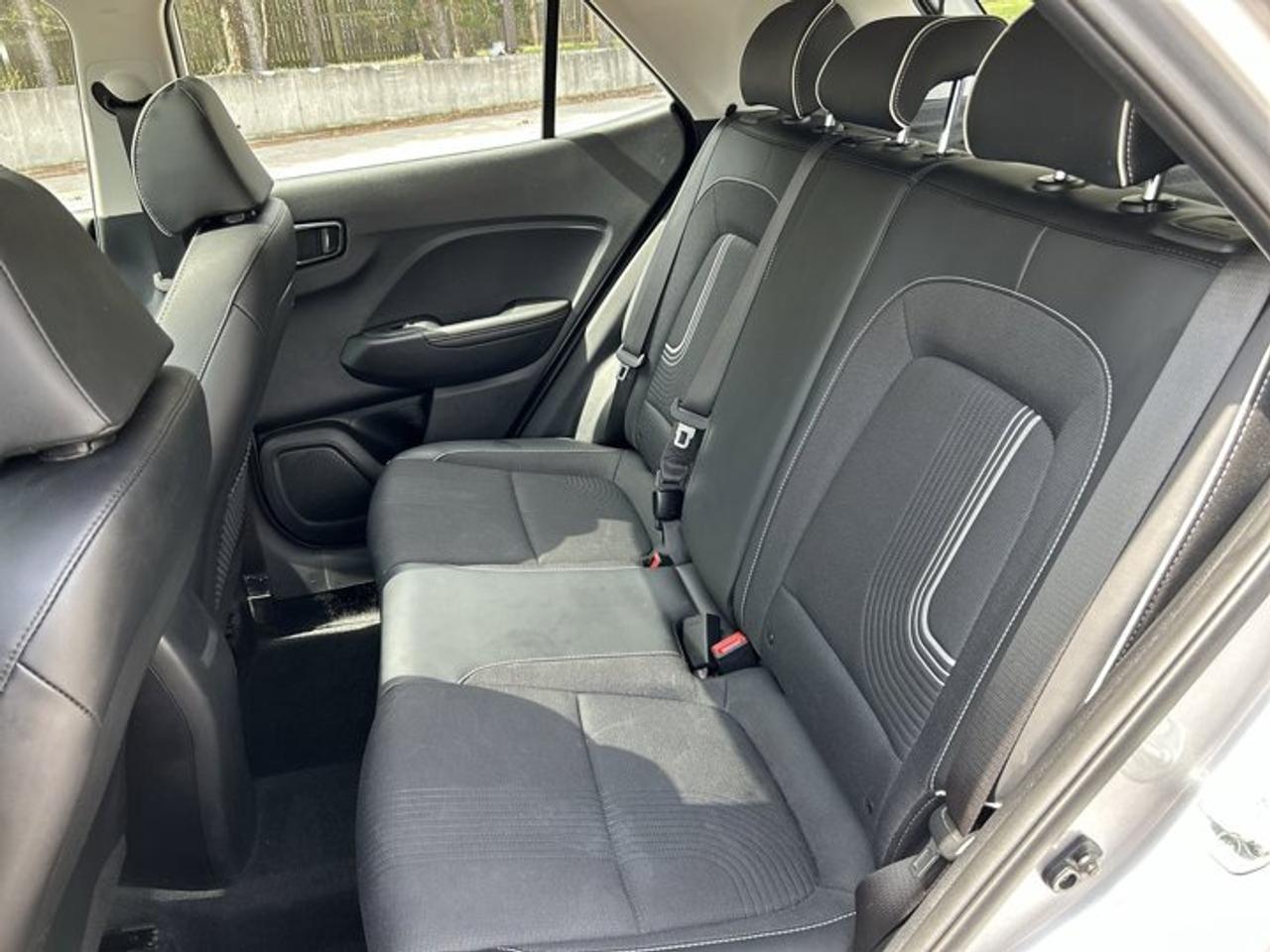 2024 Hyundai Venue Ultimate w/Black Interior | Heated Steering Photo