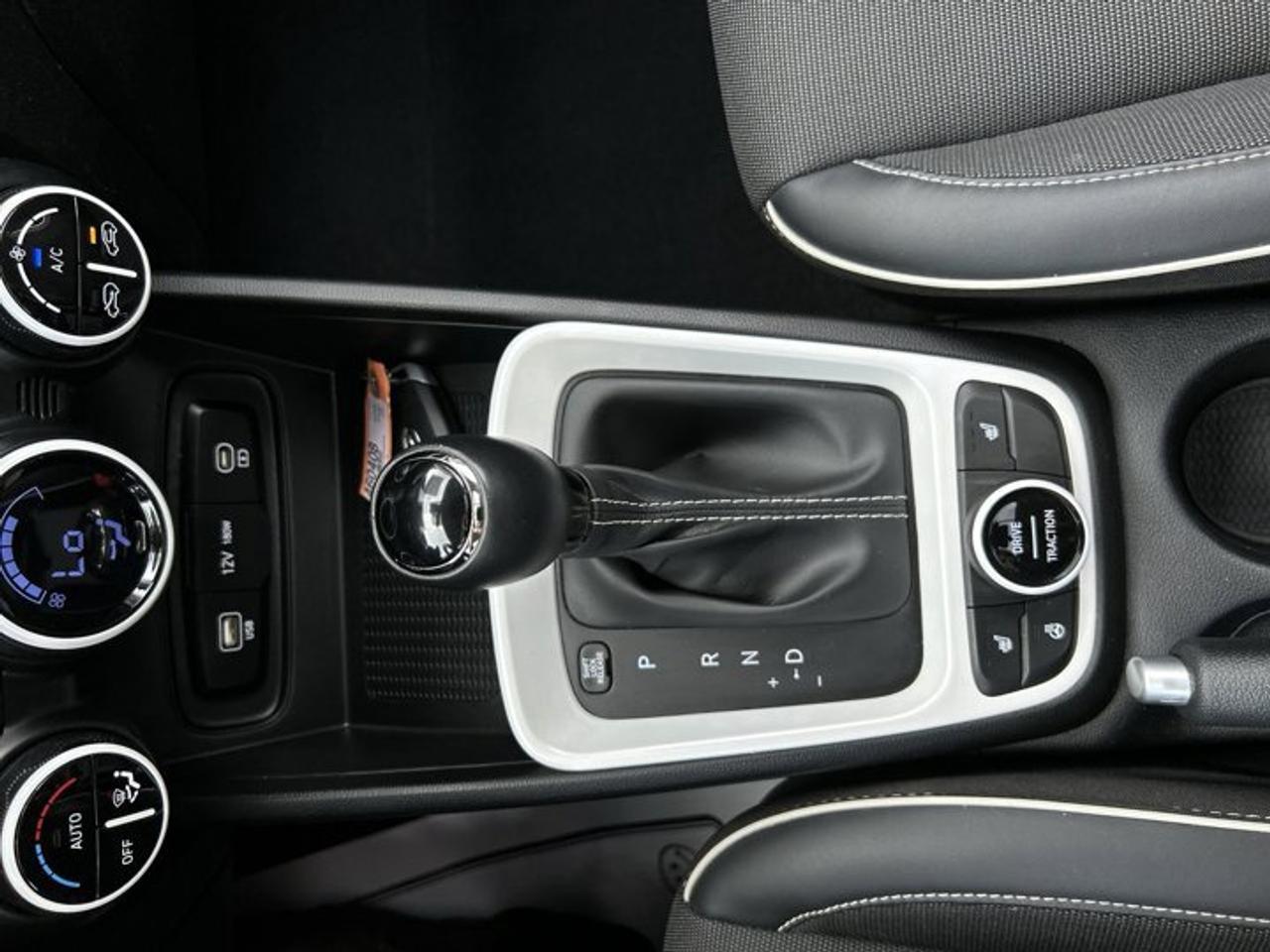 2024 Hyundai Venue Ultimate w/Black Interior | Heated Steering Photo