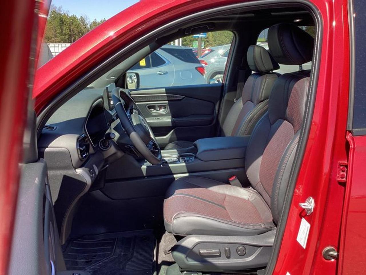 2024 Honda Pilot Black Edition AWD | One Owner | No Accidents | 360 Camera | Ventilated Seats | Panoramic Roof Photo