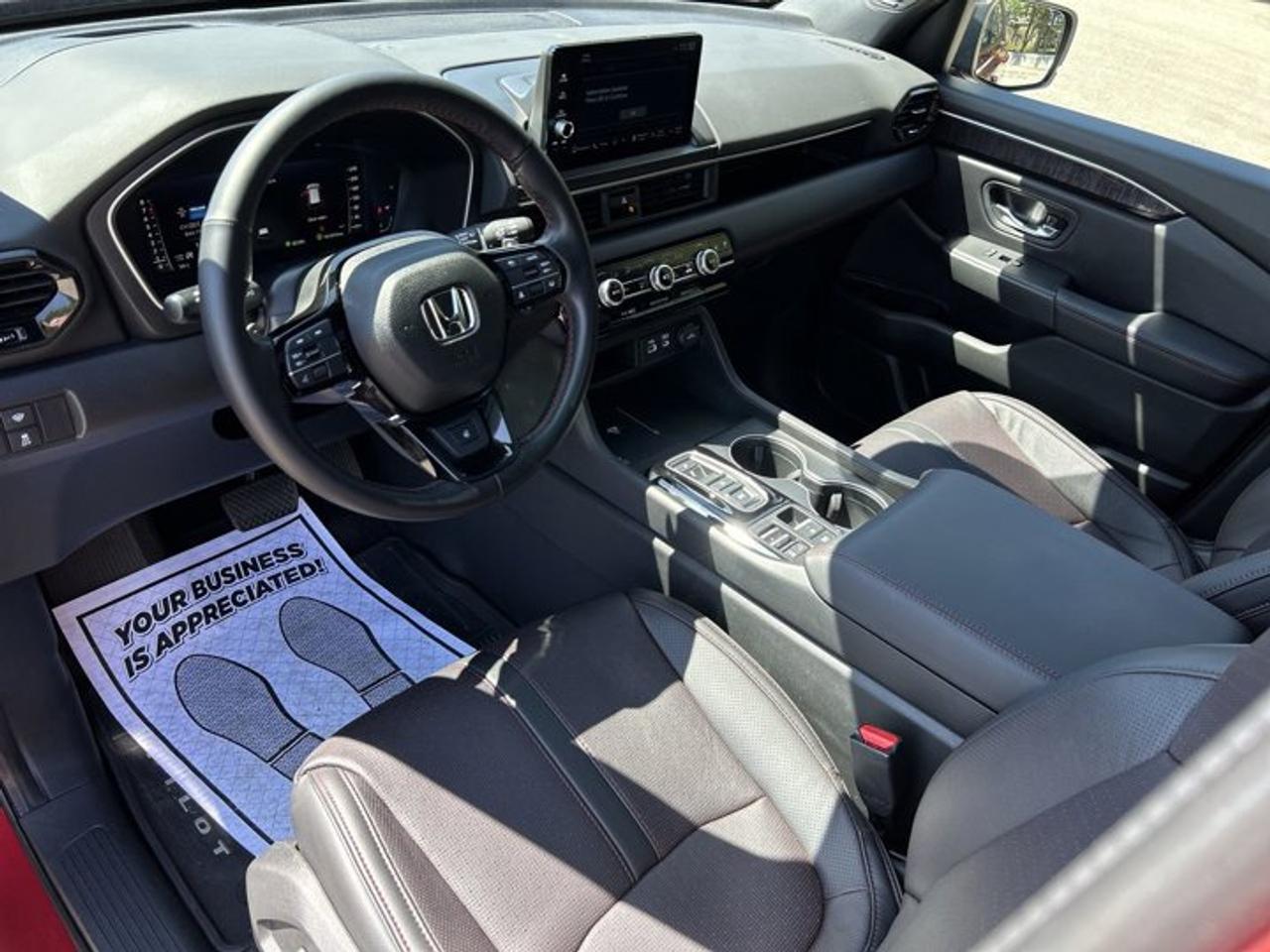2024 Honda Pilot Black Edition AWD | One Owner | No Accidents | 360 Camera Photo
