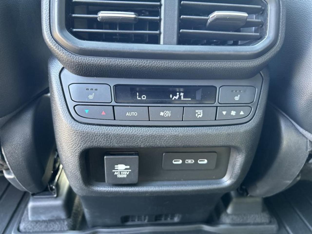 2024 Honda Pilot Black Edition AWD | One Owner | No Accidents | 360 Camera Photo