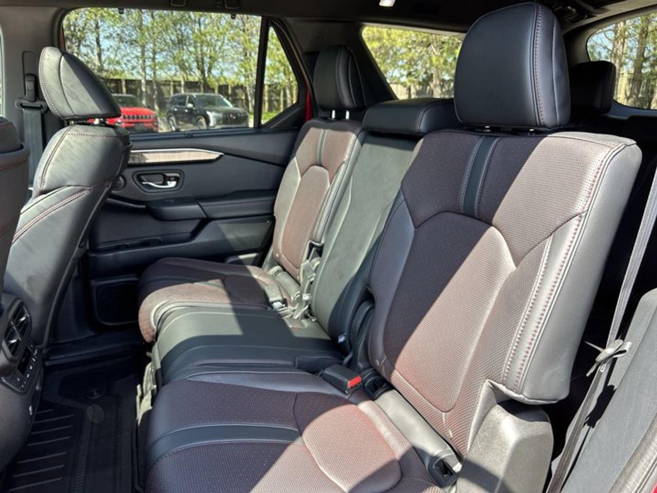 2024 Honda Pilot Black Edition AWD | One Owner | No Accidents | 360 Camera Photo