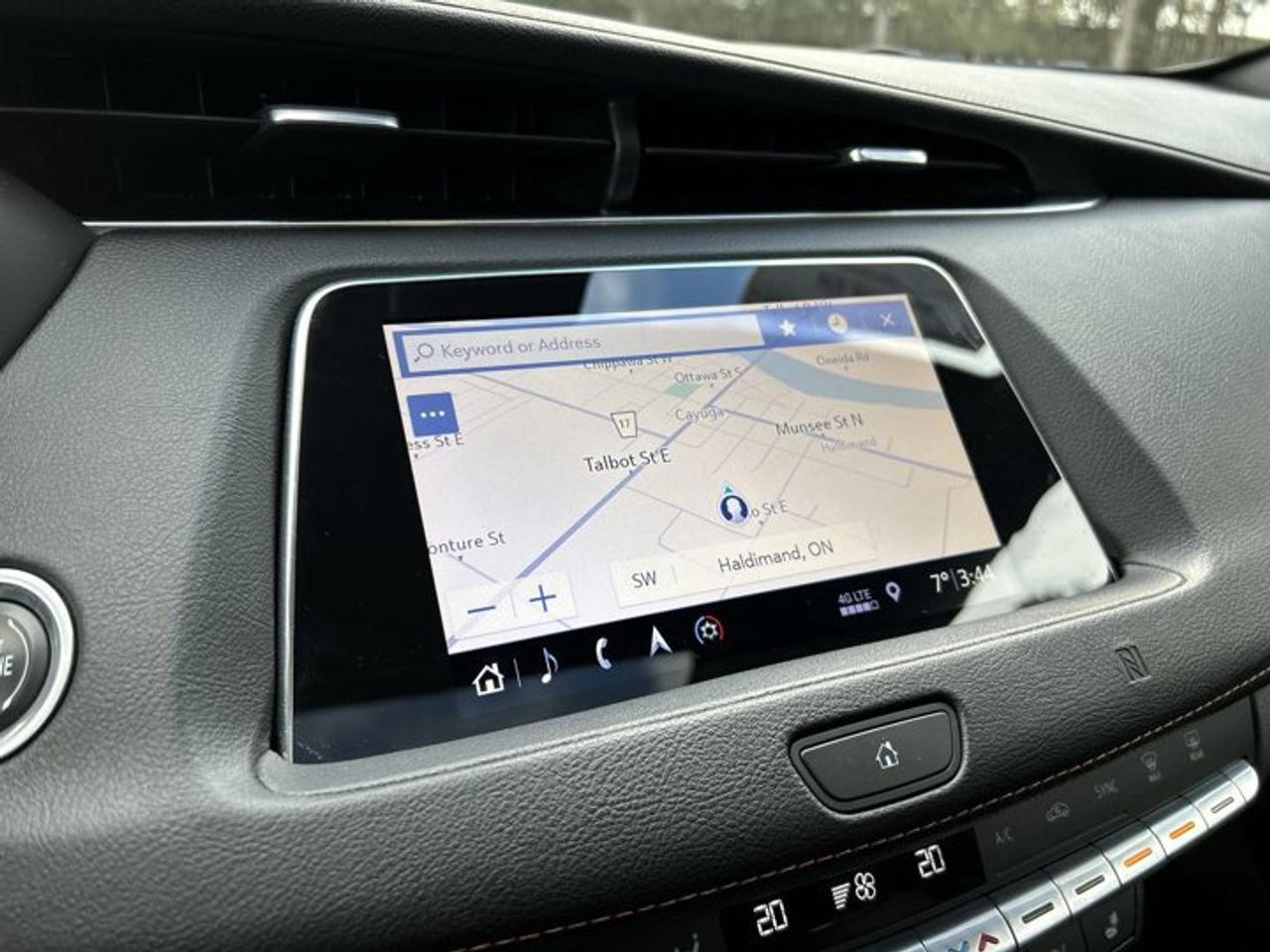 2019 Cadillac XT4 AWD Sport | Panoramic Roof | Heated Steering Photo