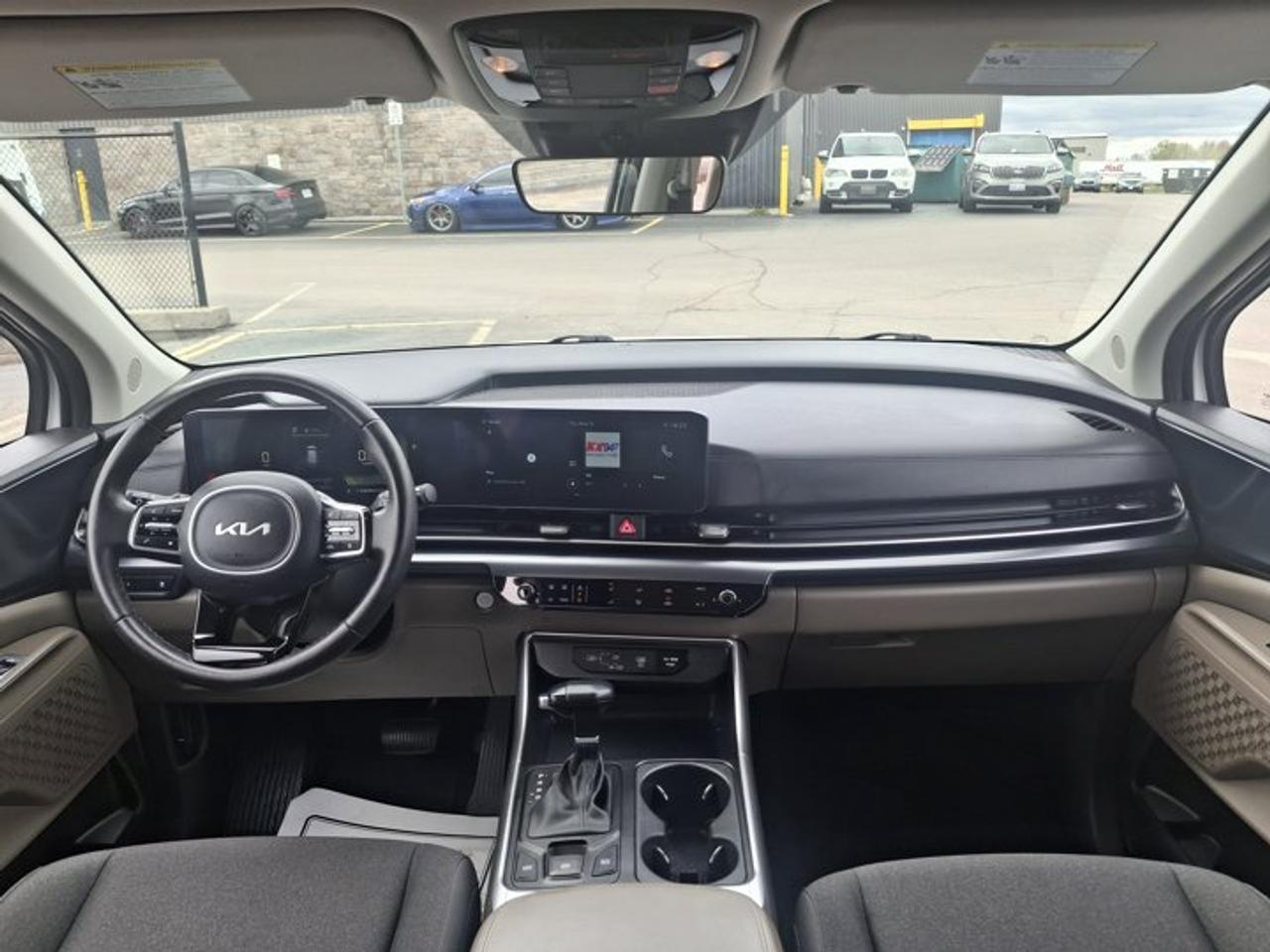 2025 Kia Carnival LX+ | Power Hatch + Sliding Doors | Smart Cruise | Power Seat | Heated Wheel + Seats | and More ! Photo