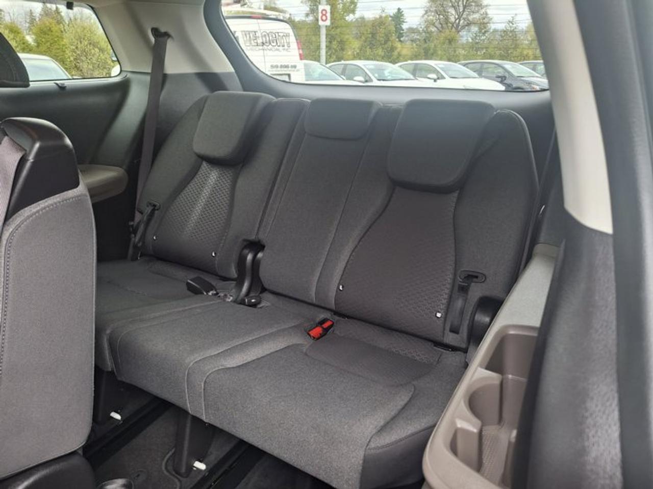 2025 Kia Carnival LX+ | Power Hatch + Sliding Doors | Smart Cruise | Power Seat | Heated Wheel + Seats | and More ! Photo