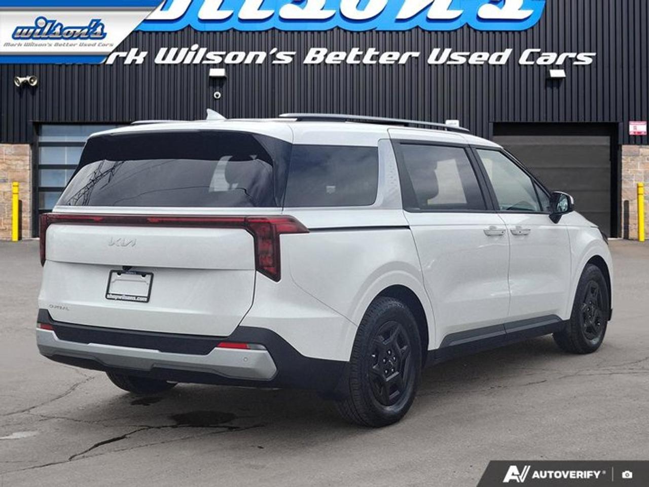 2025 Kia Carnival LX+ | Power Hatch + Sliding Doors | Smart Cruise | Power Seat | Heated Wheel + Seats | and More ! Photo