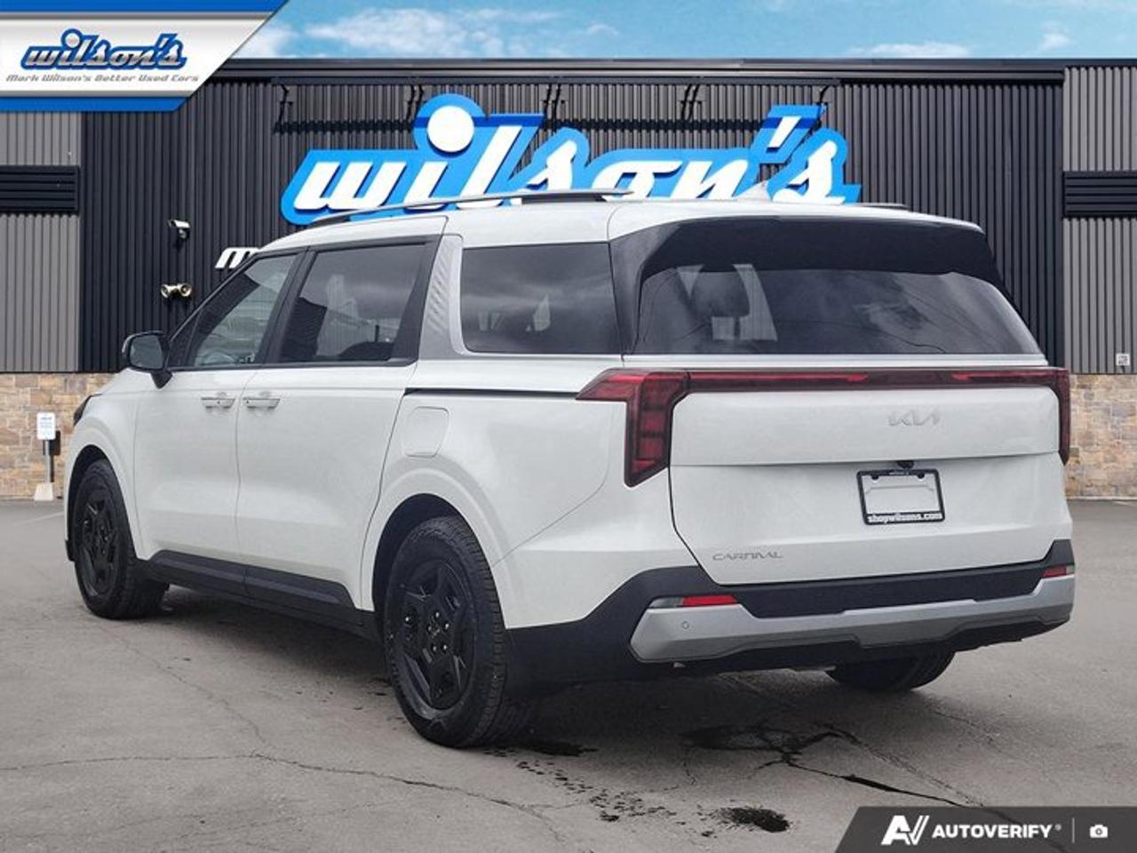 2025 Kia Carnival LX+ | Power Hatch + Sliding Doors | Smart Cruise | Power Seat | Heated Wheel + Seats | and More ! Photo