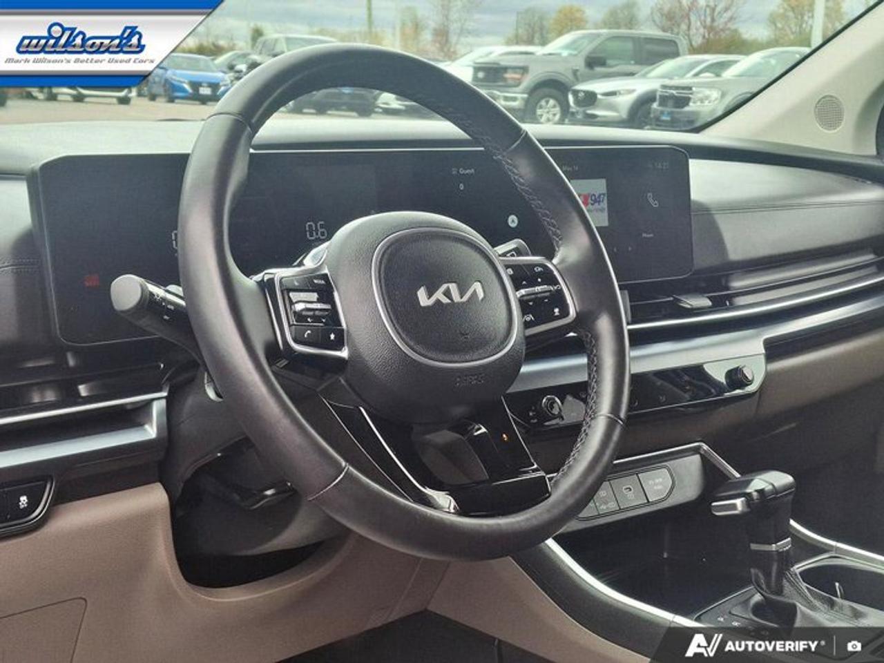 2025 Kia Carnival LX+ | Power Hatch + Sliding Doors | Smart Cruise | Power Seat | Heated Wheel + Seats | and More ! Photo