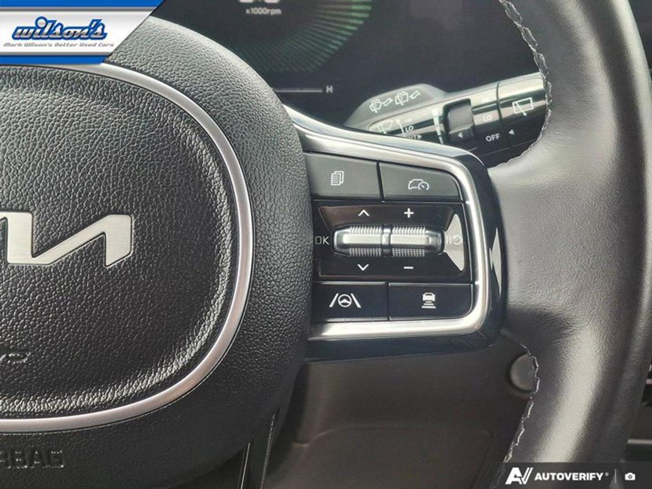 2025 Kia Carnival LX+ | Power Hatch + Sliding Doors | Smart Cruise | Power Seat | Heated Wheel + Seats | and More ! Photo