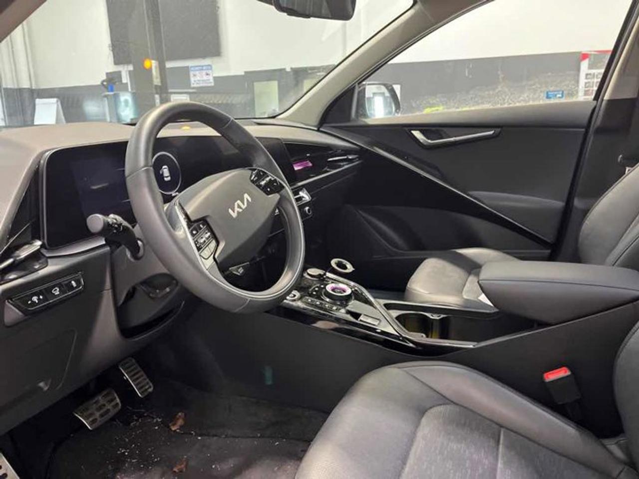 2024 Kia NIRO EV Wave | Leather | Heated + Cooled Seats | Sunroof | Heated Steering | Harman Kardon Audio and More ! Photo