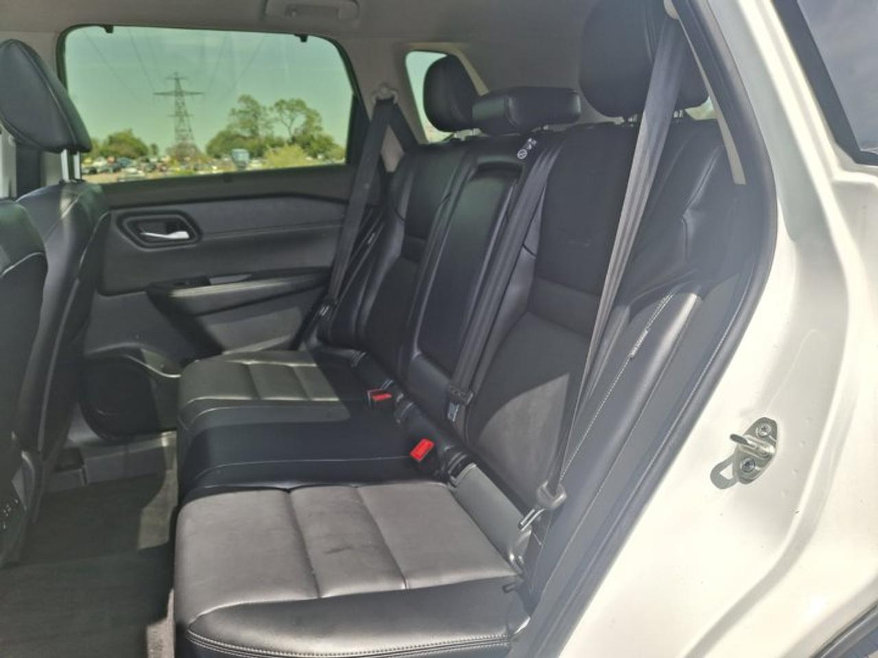 2023 Nissan Rogue SV Midnight Edition AWD | Leather | Pano Roof | Heated Seats + Steering | Remote Start | and More ! Photo