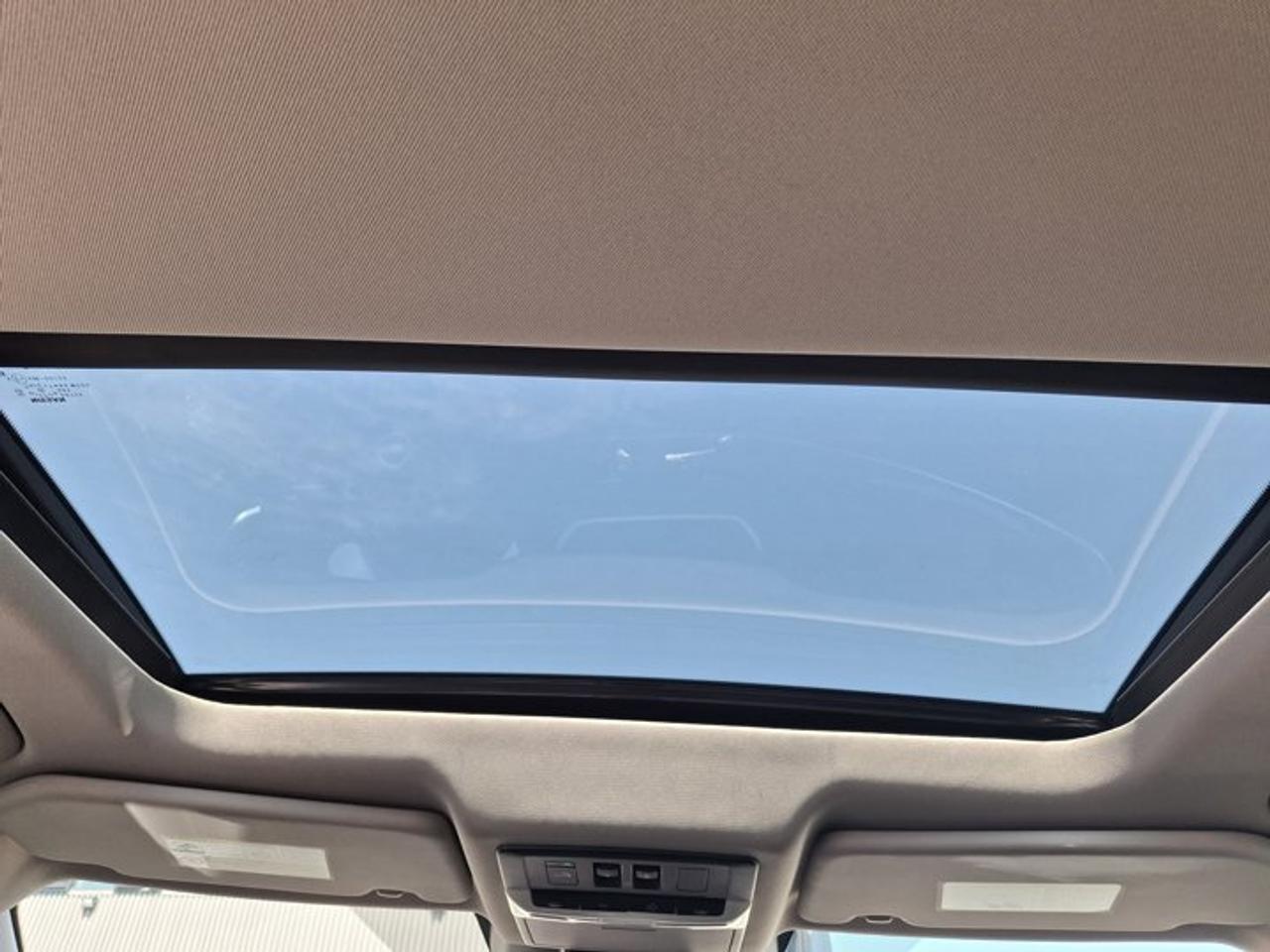 2023 Nissan Rogue SL AWD | Leather | Pano Roof | Nav | Heated Seats + Steering | CarPlay | Remote Start | and More ! Photo