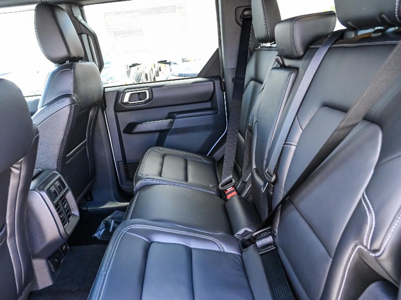 2026 Ford Bronco Outer Banks Photo
