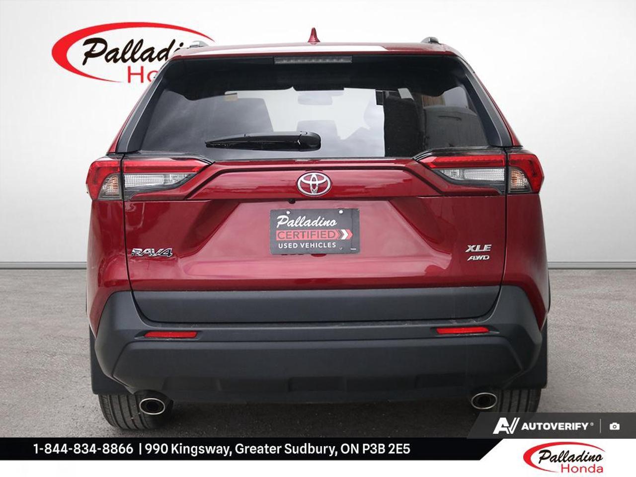 2022 Toyota RAV4 XLE Photo4
