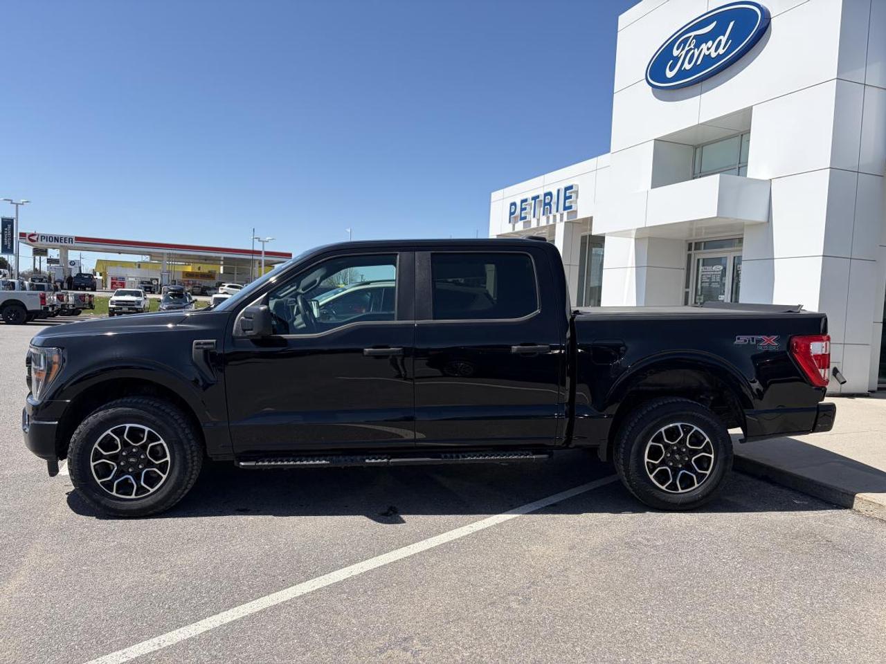 2023 Ford F-150 XL Photo