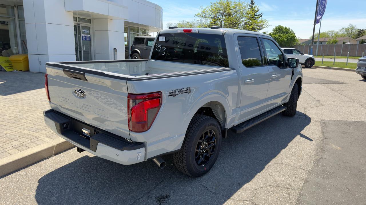 2026 Ford F-150 XLT Photo4
