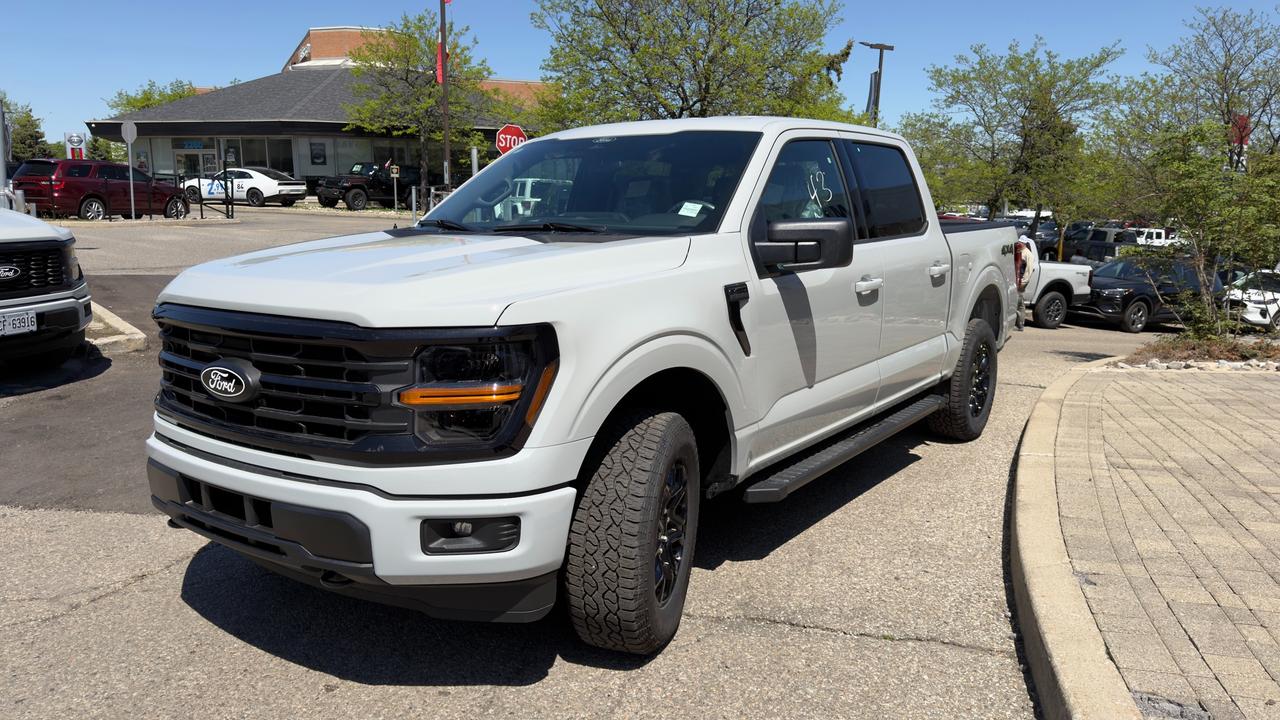 2026 Ford F-150 XLT Photo3
