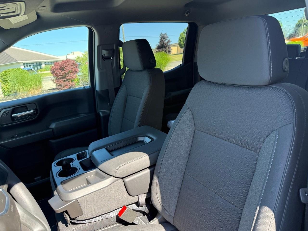 2026 GMC Sierra 1500 Crew Cab Short Box 4-Wheel Drive Pro Photo