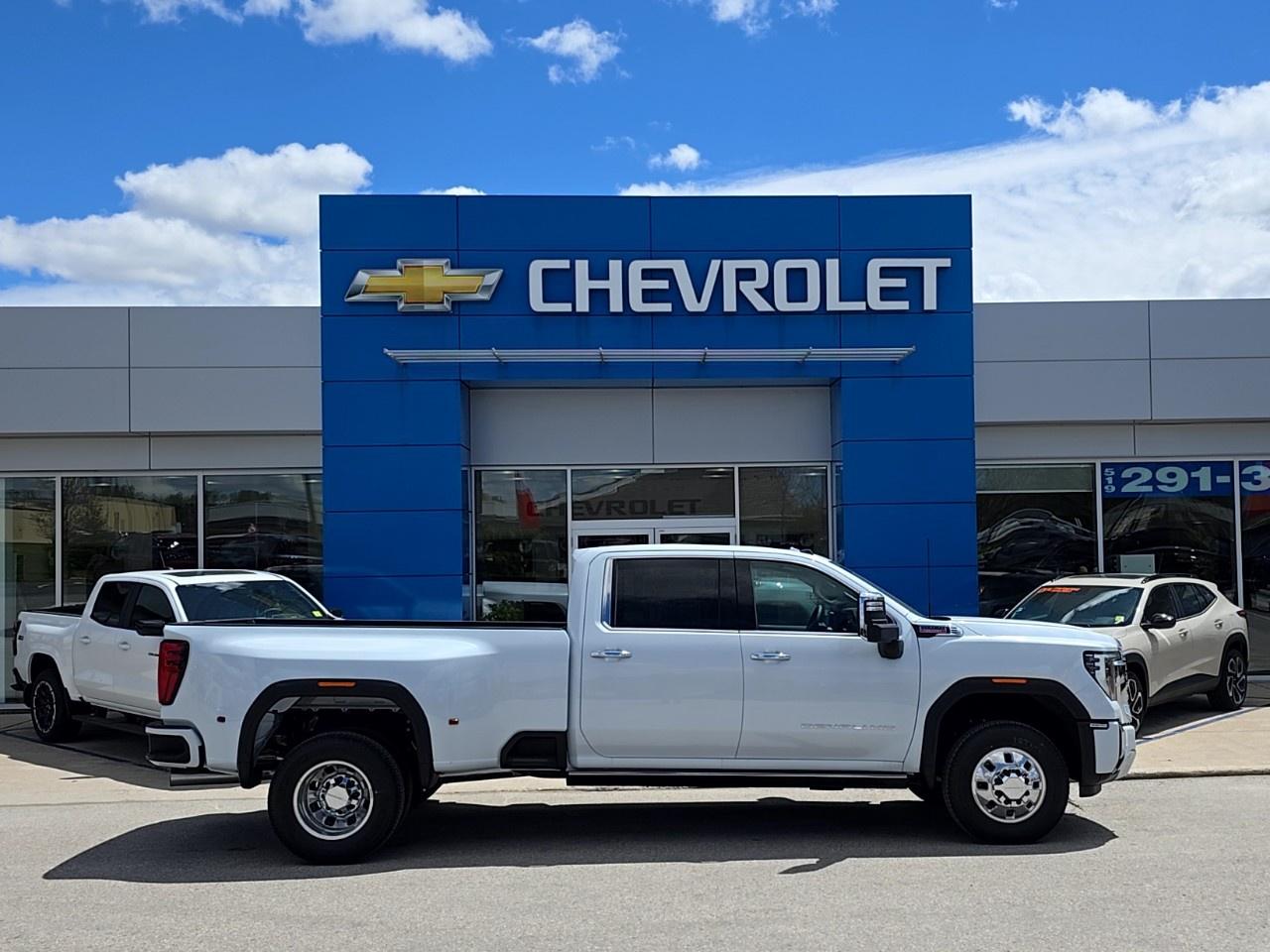2026 GMC Sierra 3500 HD 4WD Crew Cab Long Box Denali Photo