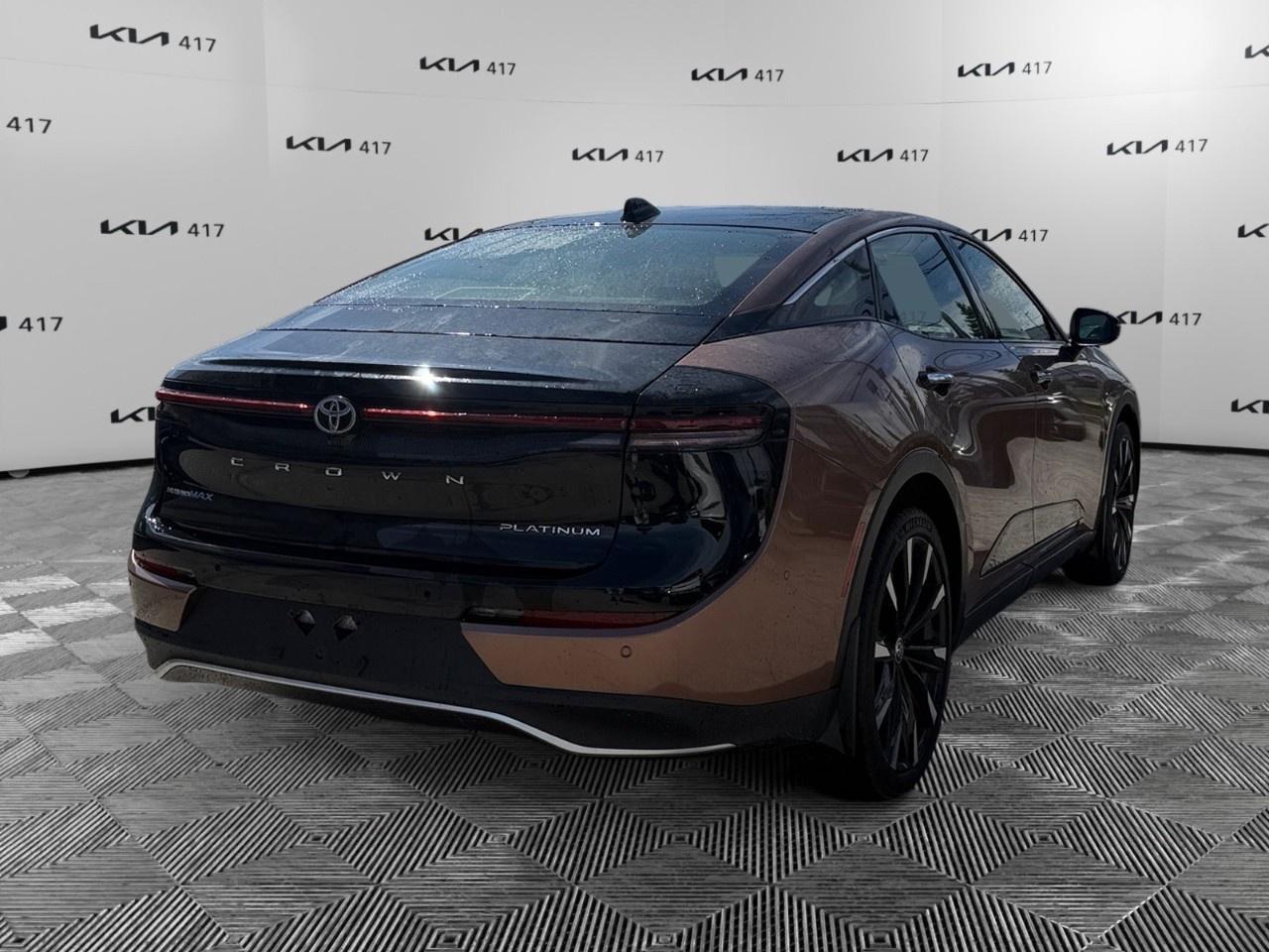 2023 Toyota Crown Platinum Auto Photo4