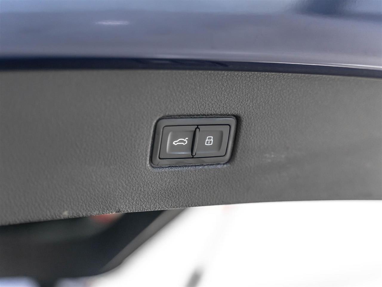 2022 Audi Q7 TECHNIK|S-LINE|HEADS-UP|ADAPT CRUISE|360CAM|B&O|22INCH Photo