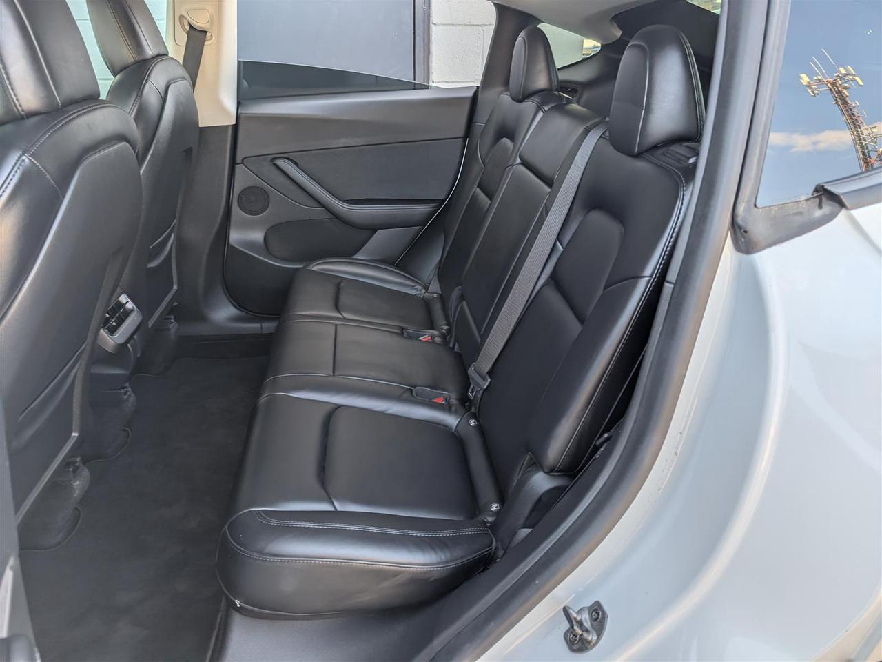 2022 Tesla Model Y PERFORMANCE AWD - DUAL MOTOR Photo