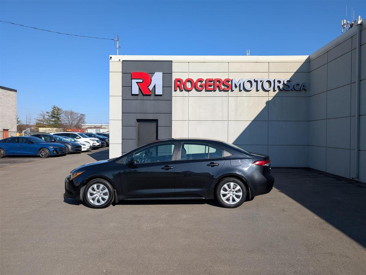 2020 Toyota Corolla LE - SUNROOF - REVERSE CAM - TECH FEATURES Photo