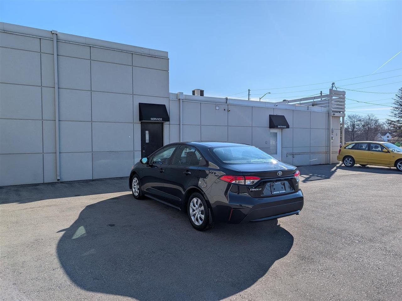 2020 Toyota Corolla LE - SUNROOF - REVERSE CAM - TECH FEATURES Photo