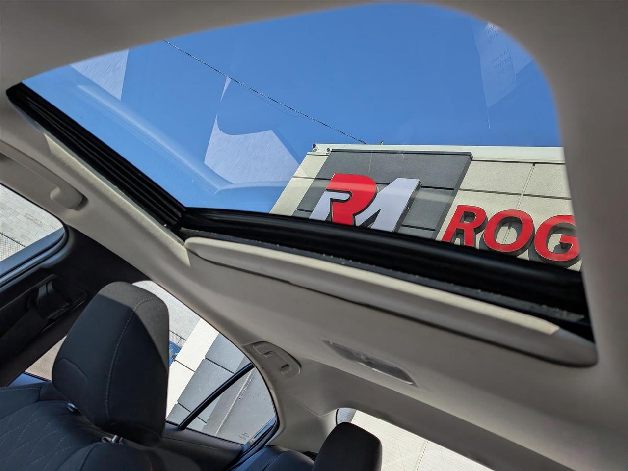 2020 Toyota Corolla LE - SUNROOF - REVERSE CAM - TECH FEATURES Photo