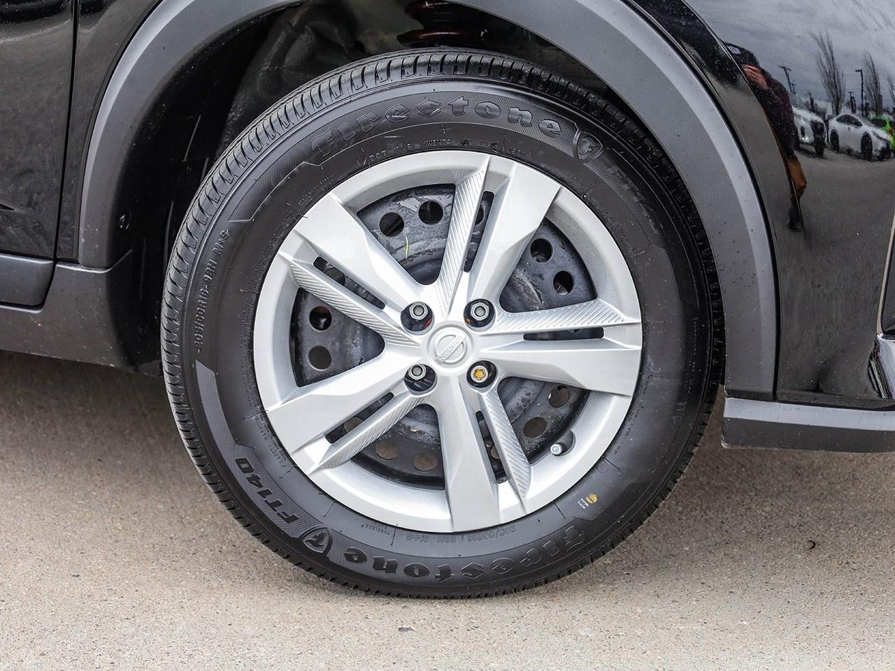2025 Nissan Kicks Play S Photo