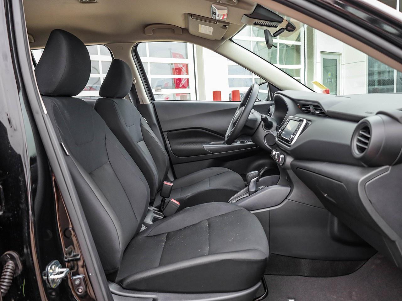 2025 Nissan Kicks Play S Photo