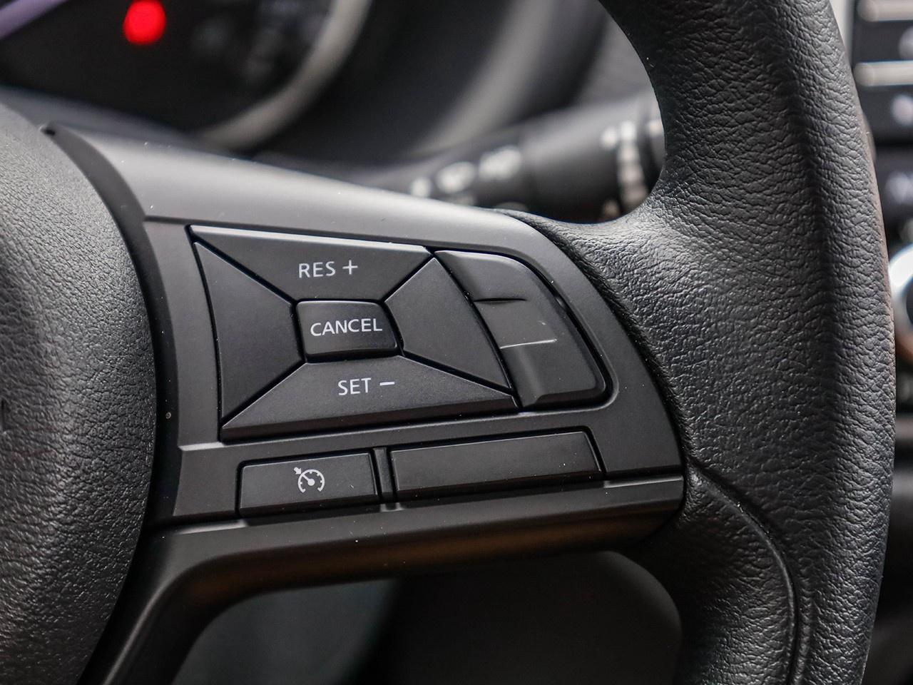 2025 Nissan Kicks Play S Photo