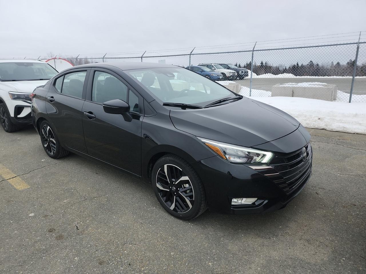 2024 Nissan Versa SR Photo