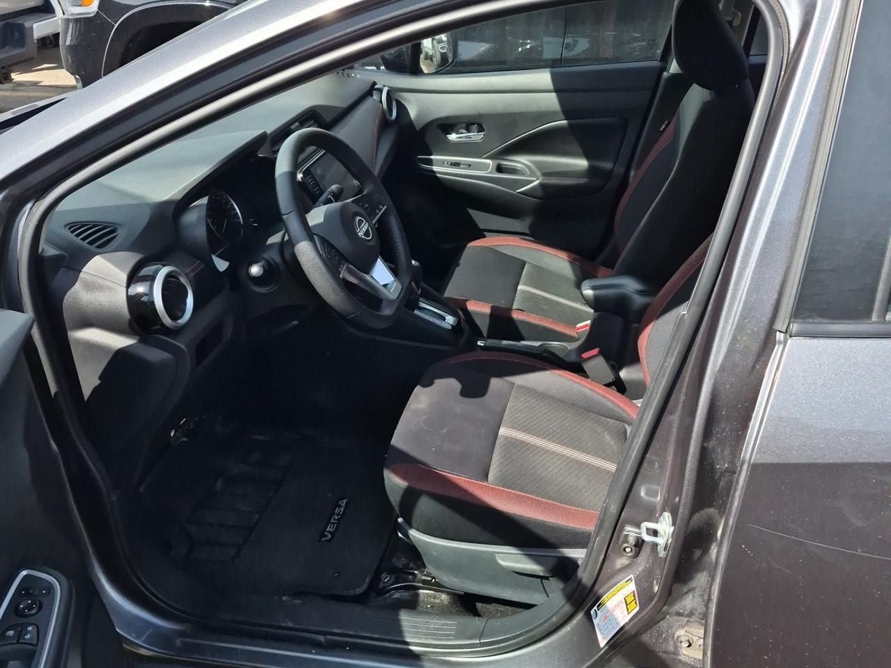 2024 Nissan Versa SR Photo