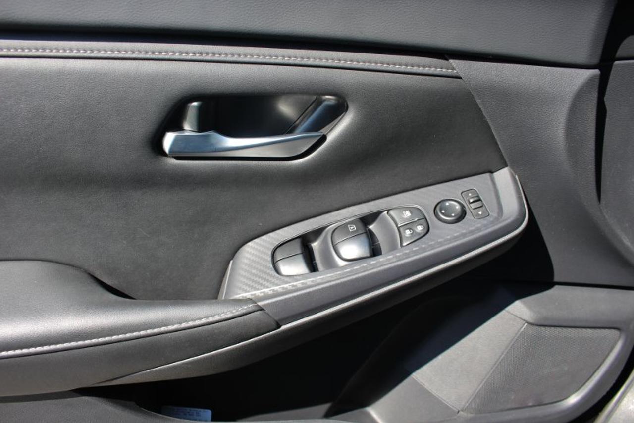 2024 Nissan Sentra SV*Low Ks*Heated Seats*CarPlay*Rear Cam*2L-4cyl Photo