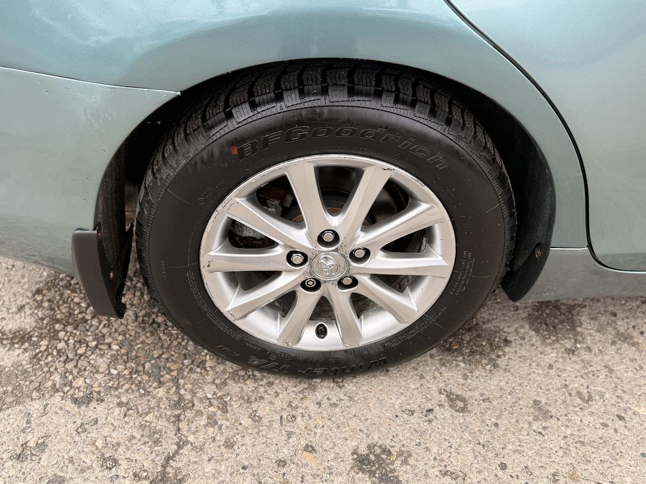 2010 Toyota Camry Hybrid | Very Well Maintained | Great on Gas Photo